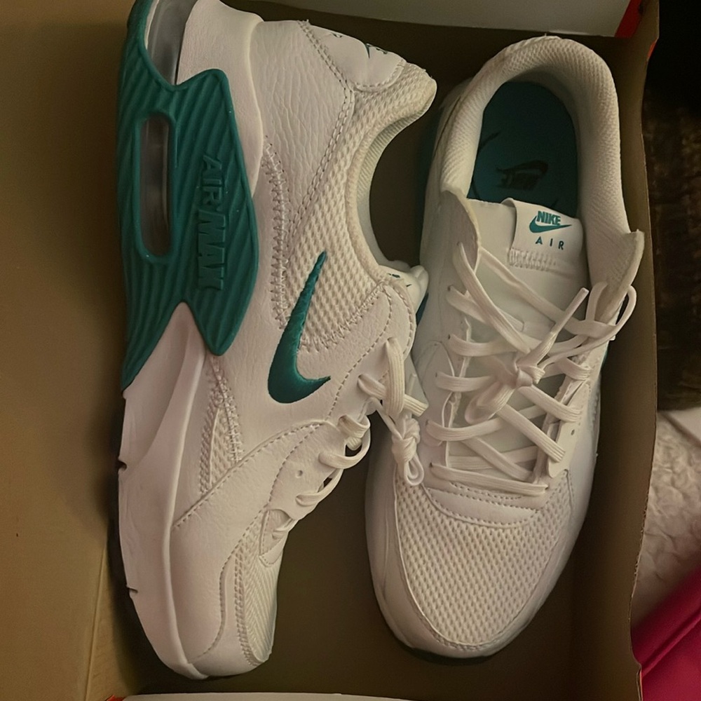 Women’s Nike Air Max Excee in Neptune Green size 10